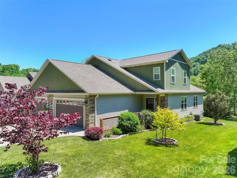 254 February Ln, Waynesville, NC 28785