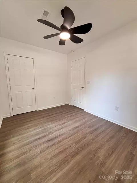 310 E Division Ave, Salisbury, NC 28144 photo 3