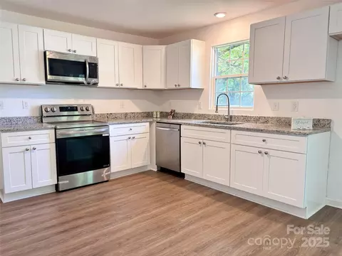 310 E Division Ave, Salisbury, NC 28144 photo 6