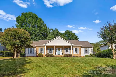 6701 Brynwood Dr, Charlotte, NC 28226