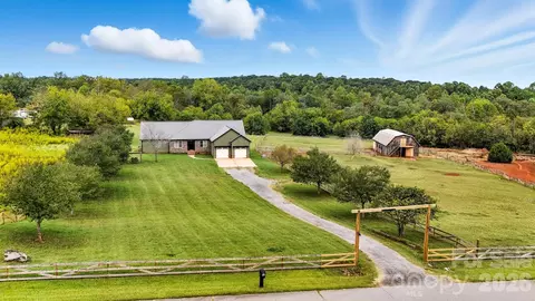 1865 Rockdam Creek Ct, Lincolnton, NC 28092
