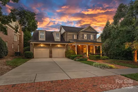 8007 Vanderhorn Ln, Charlotte, NC 28226