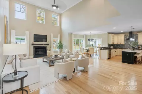 4023 Randolph Rd, Charlotte, NC 28211