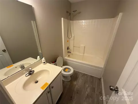 Bath - 1862 Green Leaf Ct, Conover, NC 28613 photo 1 of 3