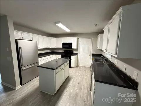 Kitchen - 1862 Green Leaf Ct, Conover, NC 28613 photo 2 of 2