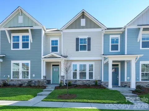 10128 Mamillion Dr, Huntersville, NC 28078