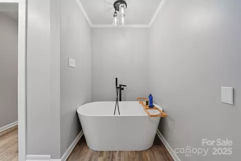 Bath - 507 6th Ne Ave NE, Conover, NC 28613 photo 3 of 6