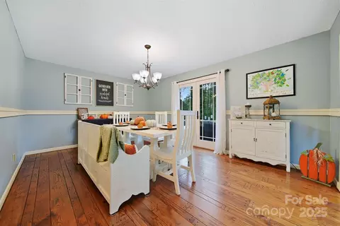 Dining - 507 6th Ne Ave NE, Conover, NC 28613 photo 2 of 3