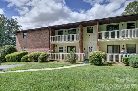 103 Oakwood 3 Pl #3, Hendersonville, NC 28792