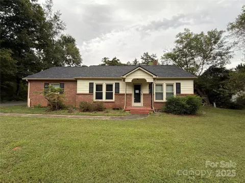 206 11th Ne St NE, Hildebran, NC 28637