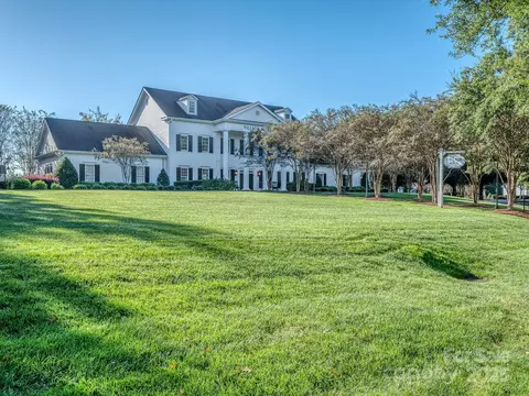 Exterior - 5227 Beacon Ct, Fort Mill, SC 29708 photo 10 of 11