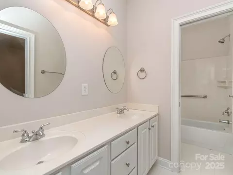 Bath - 5227 Beacon Ct, Fort Mill, SC 29708 photo 4 of 6