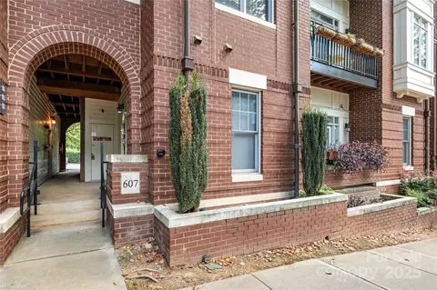 613 Garden District Dr, Charlotte, NC 28202