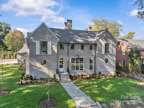 2201 Beverly Dr, Charlotte, NC 28207