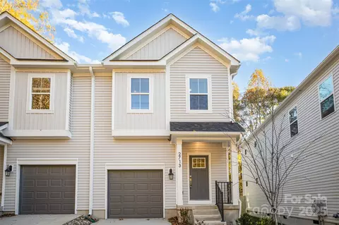 2713 New Pineola Rd, Charlotte, NC 28208