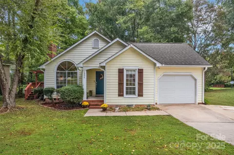 1306 Sugar Hollow Dr, Charlotte, NC 28214