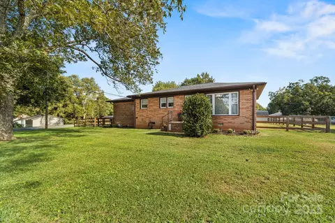 2244 Old Hickory Grove Rd, Mount Holly, NC 28120