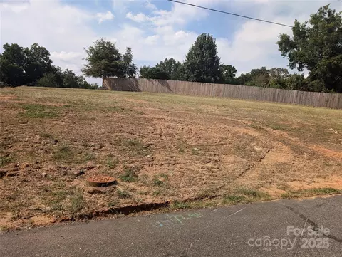 804 Evergreen Ave, Kannapolis, NC 28081