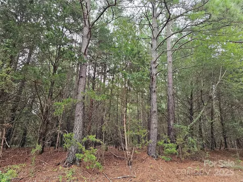 000 Cemetery Rd, Fort Lawn, SC 29714