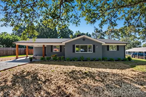 3916 Arvin Dr, Charlotte, NC 28269