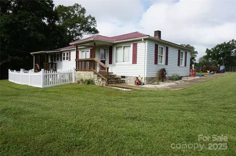 4744 Hickory Nut Ridge Rd, Sawmills, NC 28630