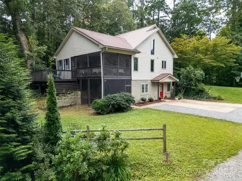 Exterior - 35 Oak St, Brevard, NC 28712 photo 6 of 9