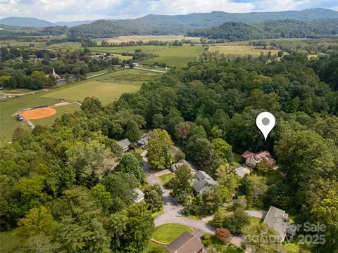 View/Area - 35 Oak St, Brevard, NC 28712 photo 3 of 3