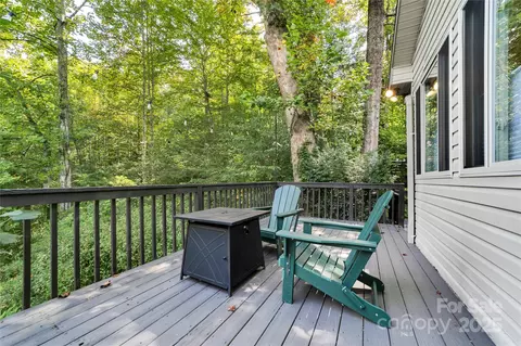 Exterior - 35 Oak St, Brevard, NC 28712 photo 3 of 9