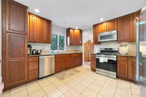 Kitchen - 35 Oak St, Brevard, NC 28712 photo 1 of 6
