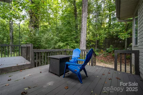 Exterior - 35 Oak St, Brevard, NC 28712 photo 4 of 9