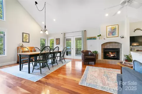 Dining - 35 Oak St, Brevard, NC 28712 photo 1 of 2