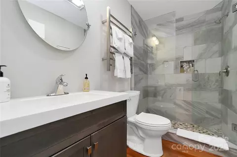 Bath - 35 Oak St, Brevard, NC 28712 photo 4 of 6