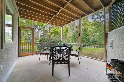 Exterior - 35 Oak St, Brevard, NC 28712 photo 5 of 9