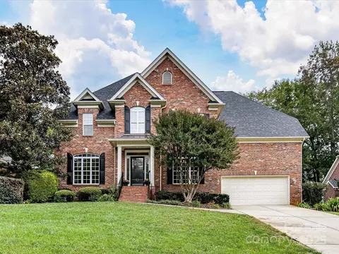 10007 Devereaux Dr, Matthews, NC 28105