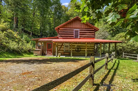 333 Village 10 Ln #10, Mars Hill, NC 28754