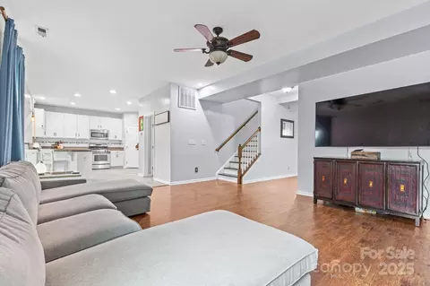 10907 Tailwater St, Davidson, NC 28036 photo 9