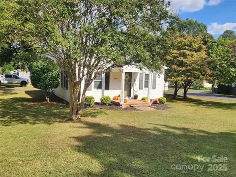 2301 S Ridge Ave, Kannapolis, NC 28083