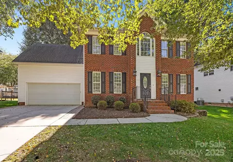 16920 Hampton Crossing Dr, Huntersville, NC 28078