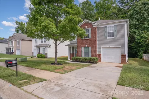 1113 Swearngan Ridge Ct, Charlotte, NC 28216