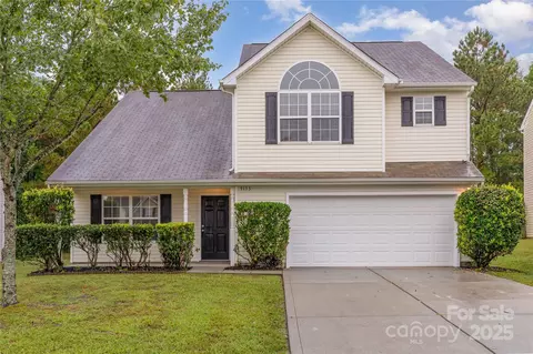9135 Simonton Dr, Charlotte, NC 28269