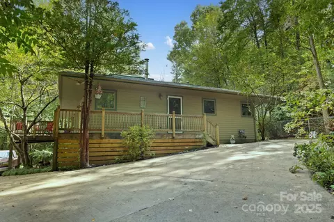 428 Lakeland Dr, Pisgah Forest, NC 28768