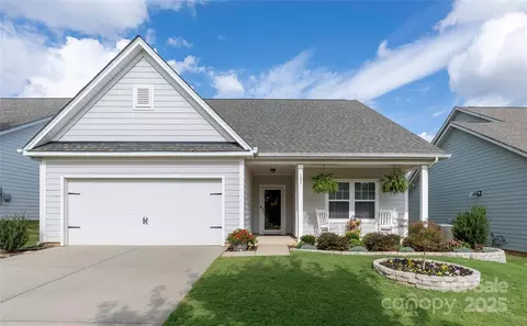 121 Jana Dr, Statesville, NC 28677