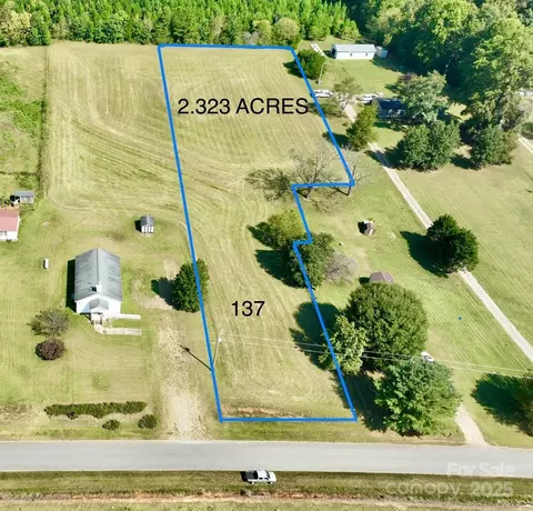 137 Bluegill Ln, Statesville, NC 28625