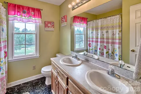 Bath - 176 Griffin Rd, Pageland, SC 29728 photo 3 of 3