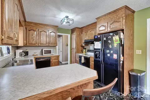 Kitchen - 176 Griffin Rd, Pageland, SC 29728 photo 2 of 5