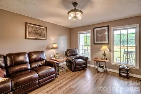 Living - 176 Griffin Rd, Pageland, SC 29728 photo 2 of 3