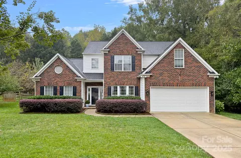 15719 Prestwoods Ln, Huntersville, NC 28078