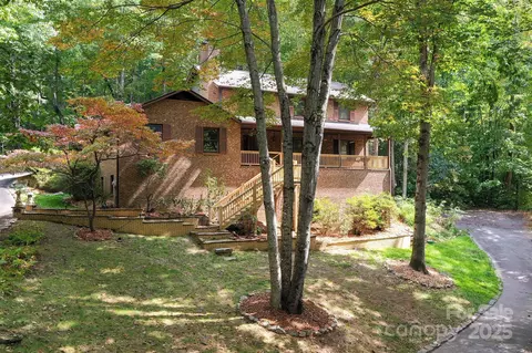 410 Rockwood Dr, Hendersonville, NC 28792