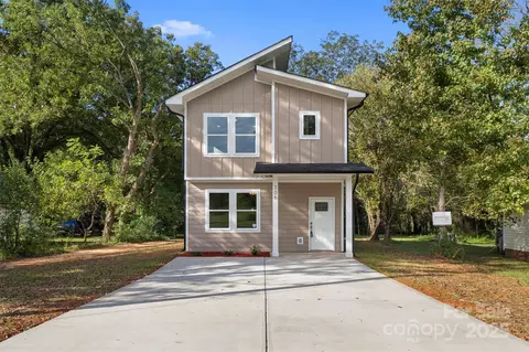 306 E Henderson St, Spencer, NC 28159