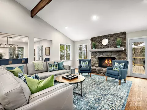 46 Wilderness Rd, Asheville, NC 28804